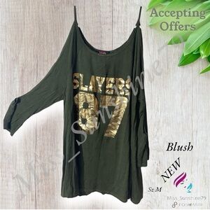 Blush NEW - Sz M - olive green cold shoulder - half open sleeve top - SLAYERS 87